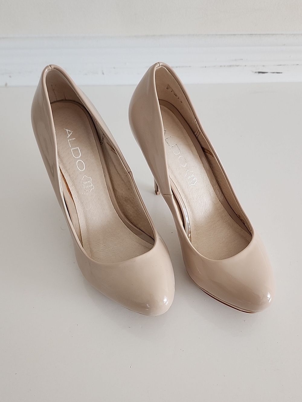 Aldo Beige Patent Leather Pointed-Toe Pumps